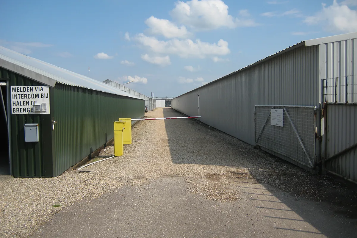 Caravanstalling De Wit - Slagboom met intercom - Bereikbaarheid Caravanstalling De Wit - Slagboom met intercom - Bereikbaarheid